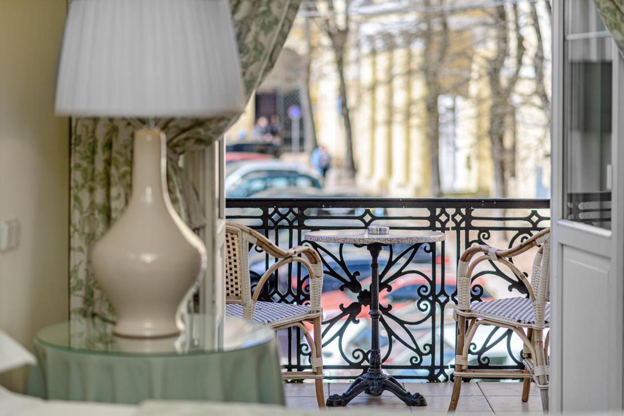 Narutis Hotel - Small Luxury Hotels Of The World VNO Dış mekan fotoğraf A typical view from a guest room