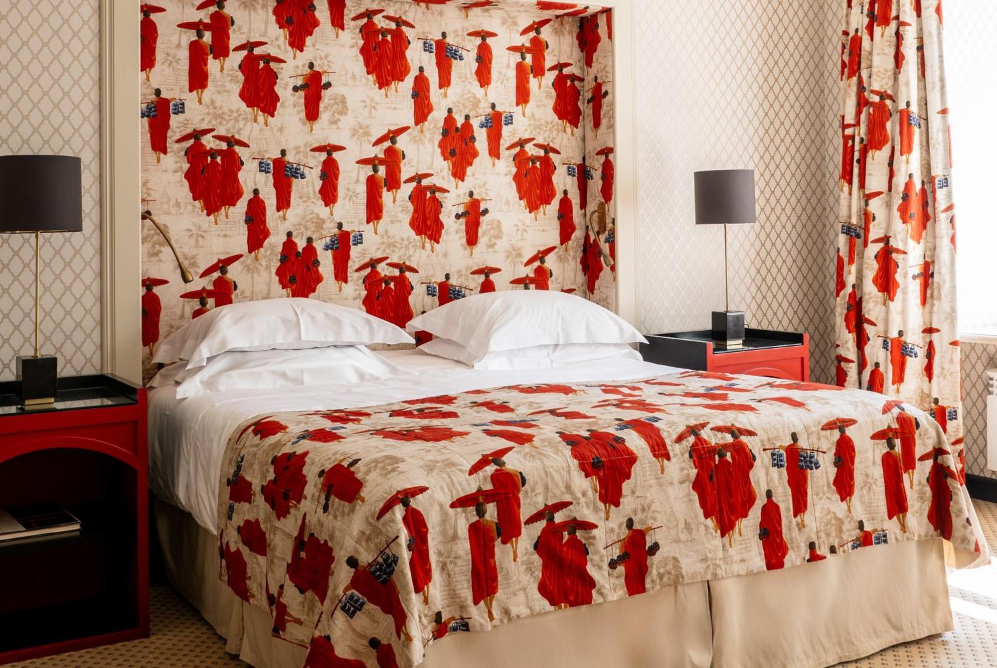 Narutis Hotel - Small Luxury Hotels Of The World VNO Dış mekan fotoğraf A bed with a bed skirt