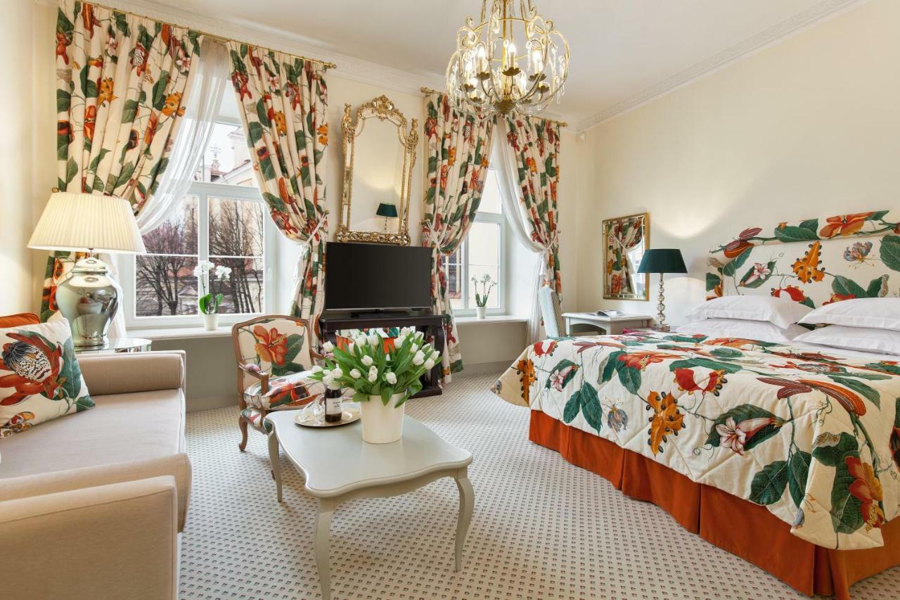 Narutis Hotel - Small Luxury Hotels Of The World VNO Dış mekan fotoğraf A suite at the hotel